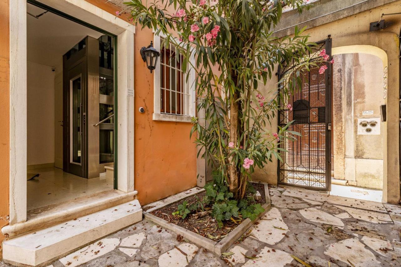 Ca' San Carlo Residence By Wonderful Italy Veneza Exterior foto